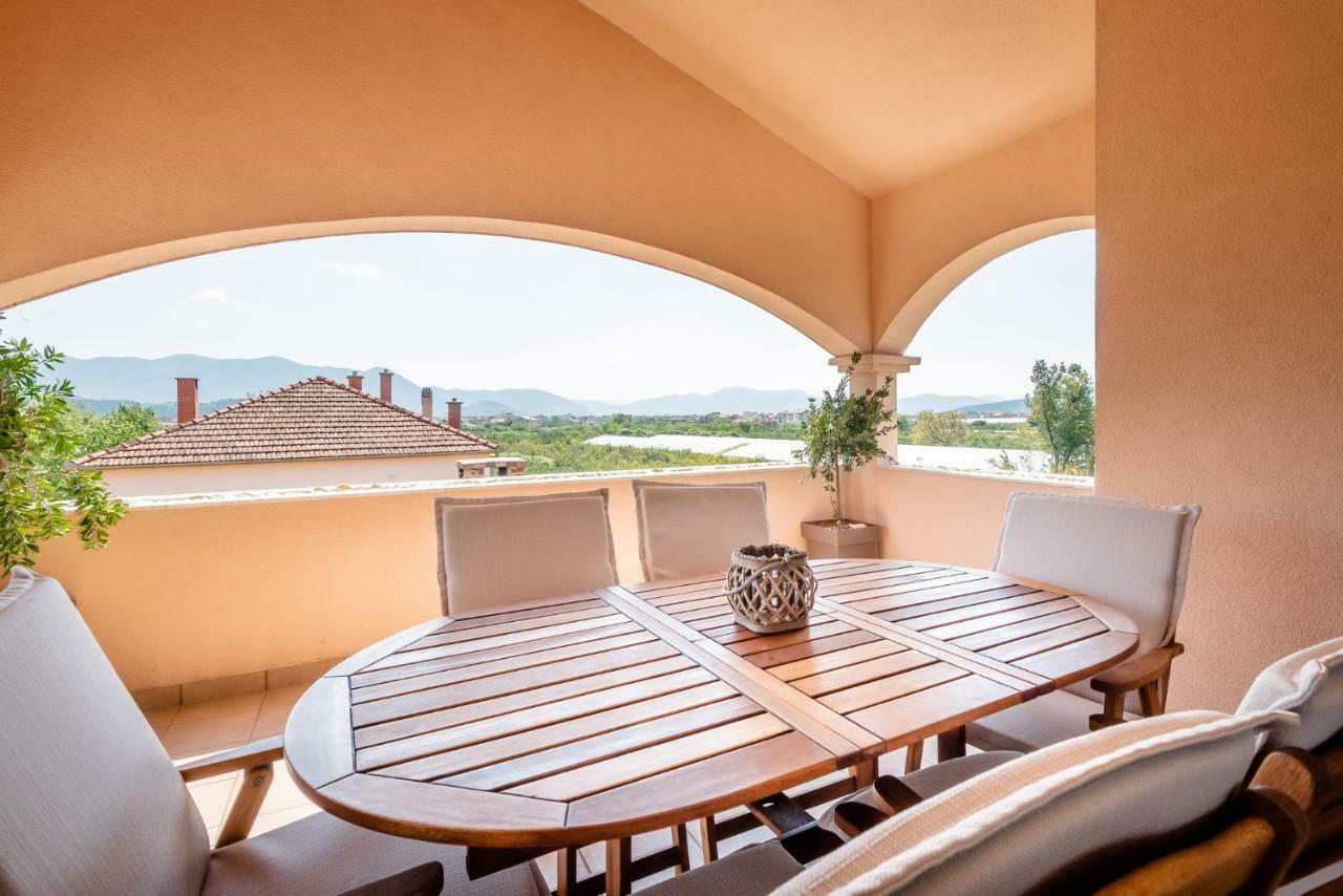 Neretva Valley Apartments - Heated Pool Metkovic Exterior photo